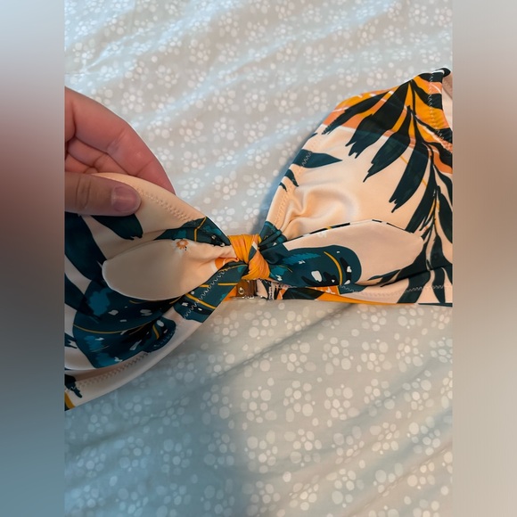 Cupshe suit - Picture 2 of 3